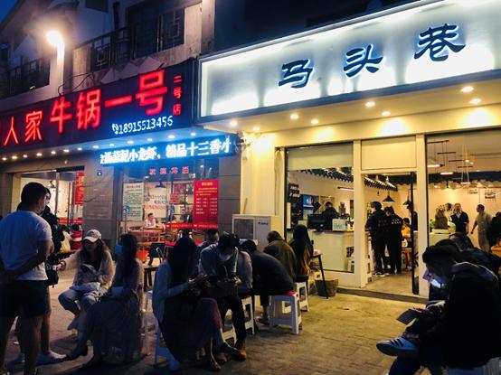 電焊工“不懂營銷”，如何把小龍蝦店做到人氣爆棚？