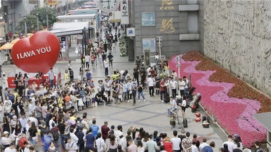 戶外LED廣告投放、商圈大屏廣告，優勢都有什么？