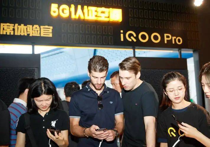 定位不明、產品混亂，iQOO走向落寞